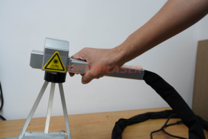 Máquina Láser de Pulso Portátil 3 en 1 al Mejor Precio, 100W 200W 300W para <span class=keywords><strong>Limpieza</strong></span>, Marcado y Corte de Metal, Vidrio, Madera y Piedra - Product Image 5