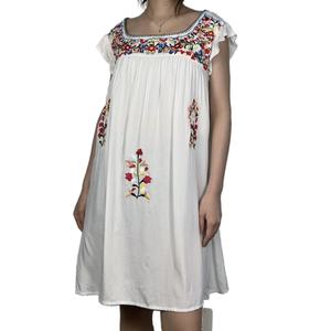 Robe en lin brodée pour femmes, style bohème, tendance, style vacances - Product Image 3