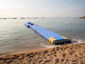 Pontons flottants modulaires en plastique HDPE avec accessoires à piston, quai flottant robuste pour les lacs, les rivières et les côtes - Product Image 4