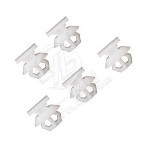 Clips Universales para Revestimiento de Guardabarros y Panel de Puerta de Automóvil Smooth Sailing CarPro D1151 10.6x9.6mm - Product Image 3