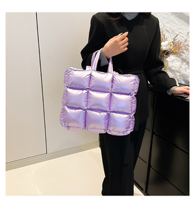 Sac fourre-tout matelassé léger et grande capacité pour femme, style nuage, doux, tendance hiver, avec doublure en polyester - Product Image 4