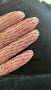 Kits de maille d'écran de fenêtre noire pour fenêtres de maison filet à insectes avec crochet amélioré écrans de remplacement de bricolage auto-adhésifs pour Windows - Product Image 5