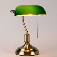 Lampe de banquier rétro en métal avec abat-jour en verre vert, style classique antique pour table de bar