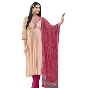 Nuevo Kurti para Adultos con Bordado Intenso, Tejido de Rayón Pesado y Butti con Lycra de Algodón - Product Image 1