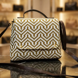 Sac à main ethnique vintage en toile jacquard floral fait main avec pompon pour femme – Grande vente - Product Image 1