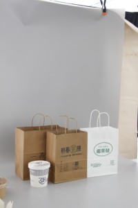 Sac en papier kraft recyclable avec poignée torsadée, sacs en papier écologiques pour cadeaux et achats - Product Image 3