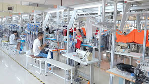 Дышащий, легкий, быстросохнущий комплект футбольной формы из 100% полиэстера с возможностью нанесения индивидуального имени, летний мужской футбольный комплект с коротким рукавом - Product Image 6