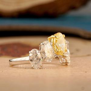 แหวนเพชรจากคอลเลกชันเครื่องประดับชั้นสูง ออกแบบอย่างประณีต สง่างาม และใส่ใจในรายละเอียดอย่างยิ่ง - Product Image 1