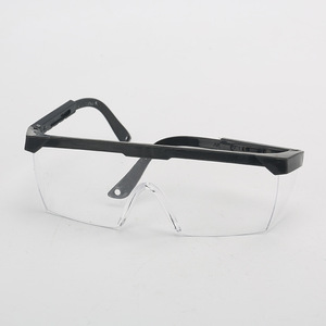 Lunettes <span class=keywords><strong>de</strong></span> sécurité anti-buée avec lentille panoramique transparente, branches ajustables et protections latérales pour la protection des yeux en <span class=keywords><strong>laboratoire</strong></span> et en construction (EPI) - Product Image 3