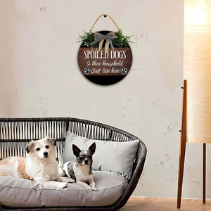 Divertente Insegna Decorativa Rotonda in Legno 'Qui Vivono i Cani Pregiati e i Loro Servitori' Stile Rustico per Arredamento Casa - Product Image 3