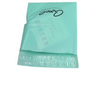 Bolsas de polietileno verdes impermeables y duraderas para envíos de comercio electrónico, con impresión personalizada y doble cinta autoadhesiva. - Product Image 5