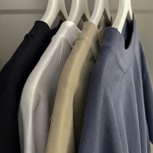 Camiseta de Cuello Redondo con Logotipo Personalizado para Hombre, 100% Algodón Puro, Color Sólido Neutro - Product Image 1