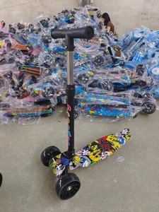 Kids' 3-<b>Wheel</b> learning Scooter with PU <b>Wheels</b> Rear Brake Lightweight Outdoor Ride Toy for 3-6 Years Cuté Style <b>Plastic</b> Body - Product Image 4