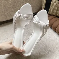 Seksi İnce Yüksek Topuklu Açık Burunlu Kadın Terlikleri Yaz Tasarımcısı Dar Bantlı Kıvrımlı Parti Elbisesi Slayt Ayakkabılar PU Üst Kısım Kauçuk