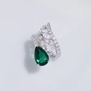 Custom Luxury Jewelry Emerald Ring Moissanite Zircon Rings Elegant Rings 925 Silver for Women 50 Zinc Alloy Heart Customized