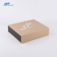 Boîte cadeau rectangulaire en papier kraft biodégradable sur mesure avec fenêtre transparente et poignée - Emballage réutilisable