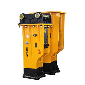 Brise-roche hydraulique Soosan SB70 avec marteaux de 135 mm, type silencieux, pour démolition de roches et routes, destiné aux excavatrices de 20 tonnes. - Product Image 1