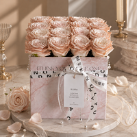 Boîte à fleurs carrée en marbre recyclé de luxe, ruban personnalisé, bouquet de roses, boîte cadeau pour la fête des mères, la Saint-Valentin, un mariage