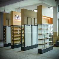 Vin rouge de magasin de vin, dernier modèle de luxe, mécanisme de courses, conception de support à verres suspendus, armoire en bois, installation pour nouvelles magasins de liqueur