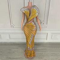 Nouvelle Arrivée S2084Y : Robe de Soirée Scintillante à Plumes et Longue Traîne avec Strass - Robe de Cérémonie pour Tapis Rouge et Scène