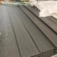 Panneaux de clôture de jardin en WPC avec cadre noir moderne |   Système de clôture composite horizontale pour jardin de villa, cour et enclos extérieur