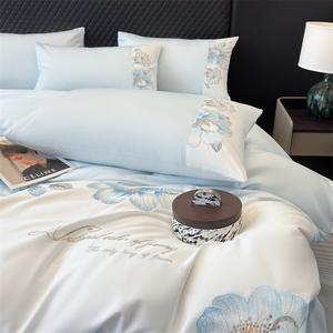 Housse <span class=keywords><strong>de</strong></span> couette brodée <span class=keywords><strong>de</strong></span> fleurs en <span class=keywords><strong>coton</strong></span> à double brin en <span class=keywords><strong>satin</strong></span> draps <span class=keywords><strong>de</strong></span> <span class=keywords><strong>lit</strong></span> en <span class=keywords><strong>coton</strong></span> à longues fibres ensemble <span class=keywords><strong>de</strong></span> literie quatre pièces - Product Image 3