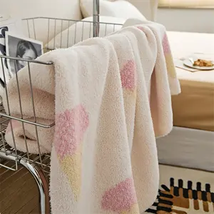 Accepter personnalisé 100% polyester rose dessin animé crème glacée Jacquard tricoté couverture pour enfants cadeau et décoration de la maison BJL