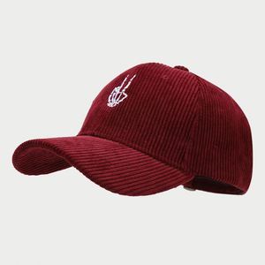 Gorra de béisbol de pana con diseño de esqueleto y dedos, personalizada con logo bordado, para mujer, protección solar para exteriores, estilo Europa América - Product Image 5