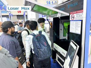 Machine de découpe au <span class=keywords><strong>laser</strong></span> à fibre à chargement automatique à trois mandrins pour tubes de 12 m de long jusqu'à 560 mm de diamètre, utilisation industrielle lourde - Product Image 2