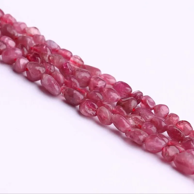 ทัวร์มาลีนสีแดงธรรมชาติหินหยาบ Rubellite ทัวร์มาลีนสำหรับขายส่ง