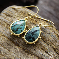 Boucles d'oreilles élégantes en or K et en turquoise africaine pour hommes et femmes véritables pierres Couples bijoux conception goutte d'eau