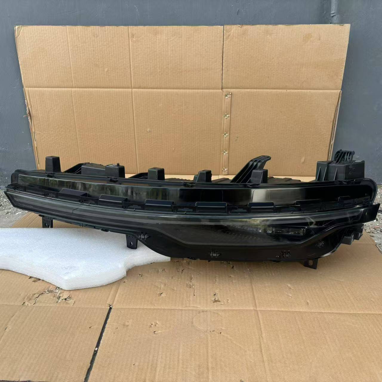 สีขาวอบอุ่น