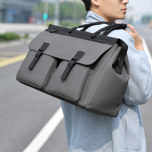Sac à bandoulière décontracté pour homme de grande capacité, séparation sec/humide, sac de sport et de voyage pour les déplacements professionnels - Product Image 4