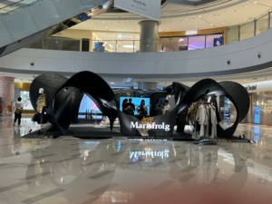 Luxury Window Display Kit Matte Wood Grain Metal Frame Acrylic <strong>Shelves</strong> Adjustable Height LED Light Pre-Assembled Freestanding - Product Image 2