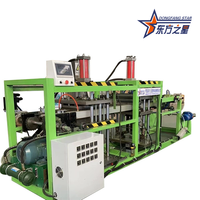 Machine de fabrication de plateaux de semis en plastique pour la plantation