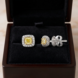 ต่างหูเพชรทรงคุชชั่นสีเหลืองธรรมชาติ ทอง 14KT ประดับด้วยเพชรทรงกลมสีขาวธรรมชาติ – ได้รับการรับรองจาก IGI - Product Image 3