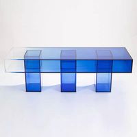 Moderner Blauer Acryl-Couchtisch mit Farbverlauf, Rechteckiger Ombre-Mitteltisch, Minimalistisches Möbelstück für Wohnzimmer und Hotel