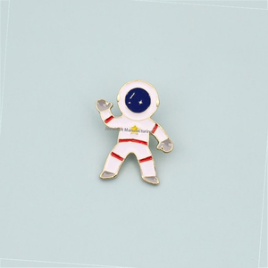 Nuevas Ideas, Pin de Solapa Magnético Redondo 3D con Diseño de Astronauta Interestelar, Personalizado, Estilo Anime - Product Image 5