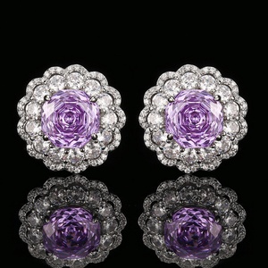 Exquisitos Pendientes de Flor de Latón Ecológico con Zirconia Verde de 10*10mm, Estilo Vintage, Unisex, Regalo Encantador - Product Image 4