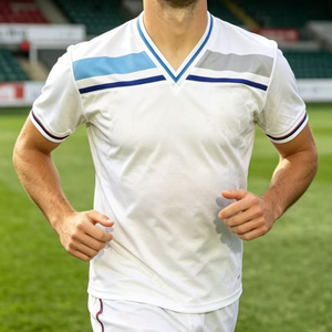 Les supporters britanniques adorent les maillots – Maillot de supporter de Pologne personnalisé 2025 – Mon pays, ma religion – Maillot de football de haute qualité – Uniforme Démon Rouge - Product Image 4