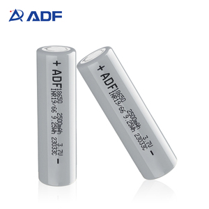 بطارية ليثيوم أيون أسطوانية <span class=keywords><strong>18650</strong></span> بقوة 3.7 فولت وسعة 2500 مللي أمبير في الساعة للاستخدام في مكانس كهربائية وأجهزة اختبار - Product Image 1