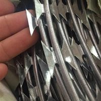 Système de barrière portatif en fil de fer concertina avec remorque, installation facile pour la protection périmétrique des chantiers de construction
