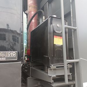 Autocarro Ribaltabile Usato Nuovo HOWO 8X4 12 Ruote 371 CV Euro 2 Emissioni Motore Diesel Weichai per Settore Edile Pesante - Product Image 3