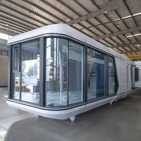 Module de cuisine de luxe pour maison-capsule mobile, taille personnalisée, construction en panneaux sandwich, utilisation extérieure, installation rapide pour centre commercial