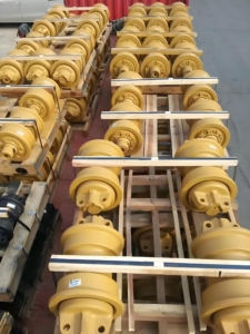 بكرة حاملة أحادية الجانب، بكرة حاملة مزدوجة الجانب، وقطع الهيكل السفلي لنظام المسار الرباعي للبلدوزر D155 - Product Image 4