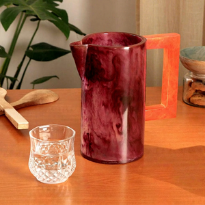 Pichet décoratif en résine de qualité supérieure pour jus/eau, vaisselle de luxe pour la cuisine - Product Image 1