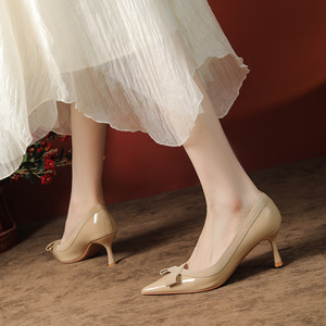 Scarpe da donna 2026 in pelle di pecora francese con tacco alto, modello 3356-19, a punta sottile, con fiocco, per l'autunno, eleganti e comode, a scollo basso, che non stancano i piedi - Product Image 2