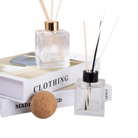Bouteilles diffuseurs à roseaux en verre transparent carrées de qualité supérieure, 100 ml et 200 ml, vides, pour emballage d'aromathérapie.