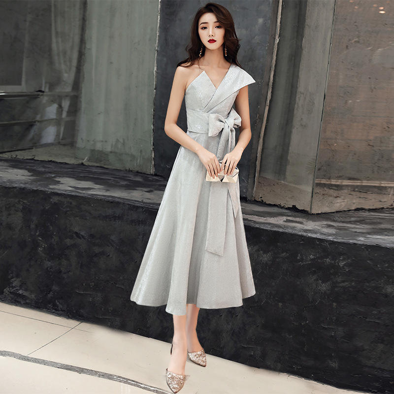 สีเทา ความยาวปานกลาง