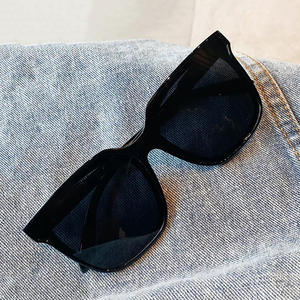 Gafas de Sol Polarizadas D5 86376 con Estampado de Leopardo, Lentes Grises, Montura Cuadrada Unisex, 100% Protección UV, Estilo Urbano a la Moda - Product Image 3